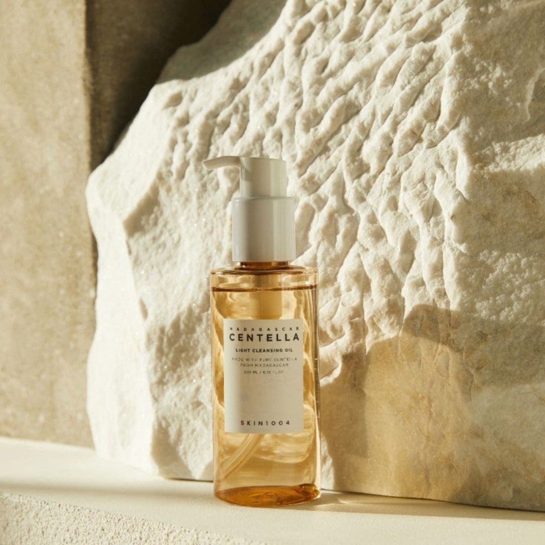 SKIN1004 Madagascar Centella Light Cleansing Oil - Image 2